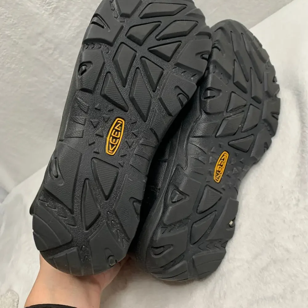 KEEN Silverton Womens 9.5 Black Waterproof Leather Upper Zip Up Boots Winter